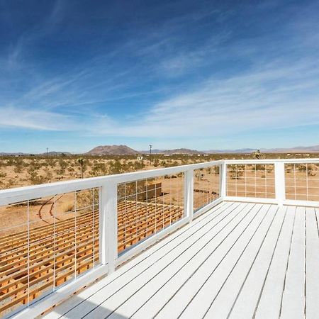 Villa The Farmhouse Retreat: 5 Acres, Hot Tub, Sleeps 10, Ac Joshua Tree Exterior foto