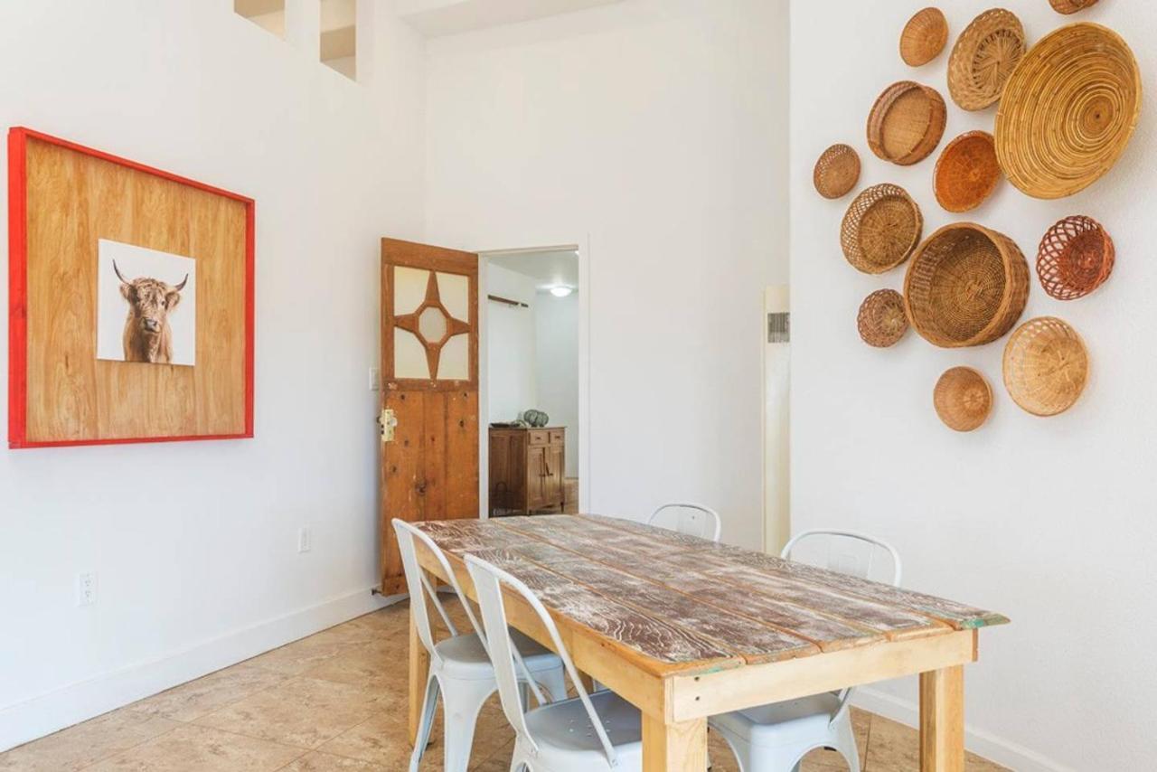 Villa The Farmhouse Retreat: 5 Acres, Hot Tub, Sleeps 10, Ac Joshua Tree Exterior foto